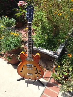 Xaviere PRO910 Semi Hollowbody Guitar