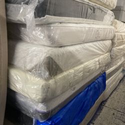 King memory Foam mattress with Box springs. 450 and up. Must Go this week