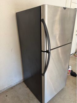 ***Frigidaire Refrigerator***