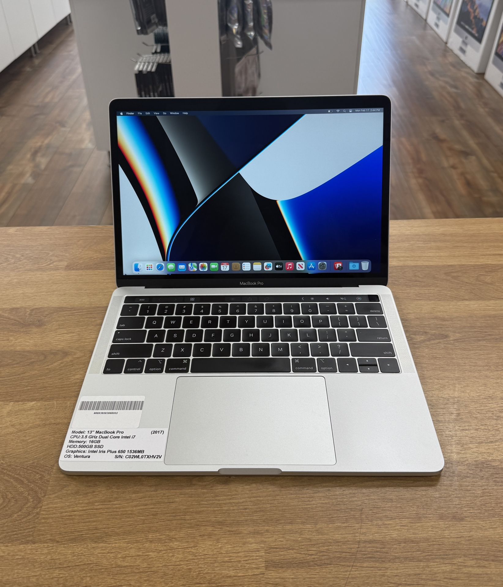 13 MacBook Pro Touchbar*500GB SSD*16GB Intel