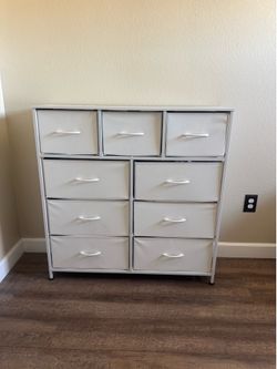 White 9-drawer dresser