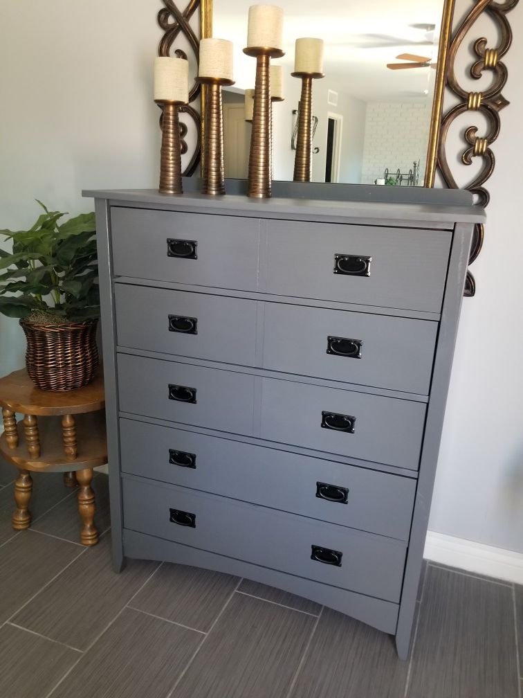 NICE GRAY COLOR WITH BLACK HANDLES TALL DRESSER 5 DRAWERS 53" TALL
