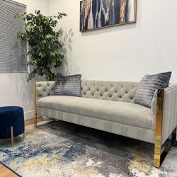Beautiful Sofa/living Set