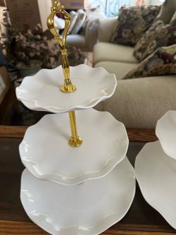 3-Tier White plastic Dessert Stand