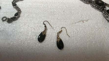 Vintage GOLD with Black onyx dangle wire earrings