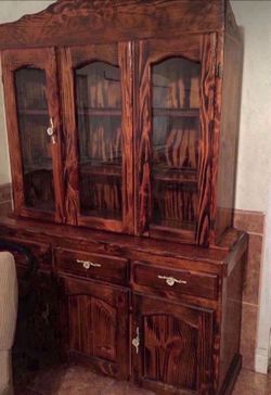 China Cabinet/ Hutch