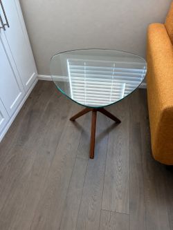 *FREE* Floor Lamp, Couch, Chair, Coffee Table, End Tables