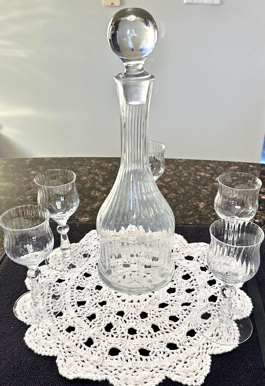 Glass Wine Decanter and Wine Glass Set Vintage ! Ribbed Cut Design with 5 Matching Ribbed Cut Wine Glasses.