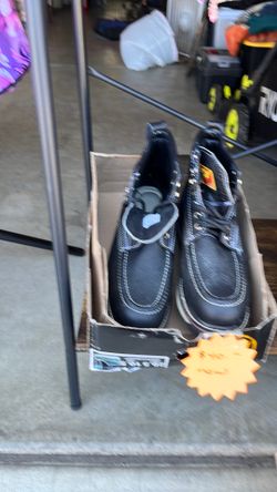 Men’s boots size 10 1/2 and men’s snow boots size 11