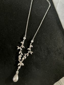 Gorgeous Pearl Vine Necklace 