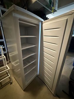 Thomson 6.5 cubic feet Upright freezer