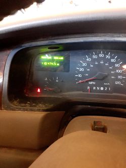 99' Lincoln Towncar parts car