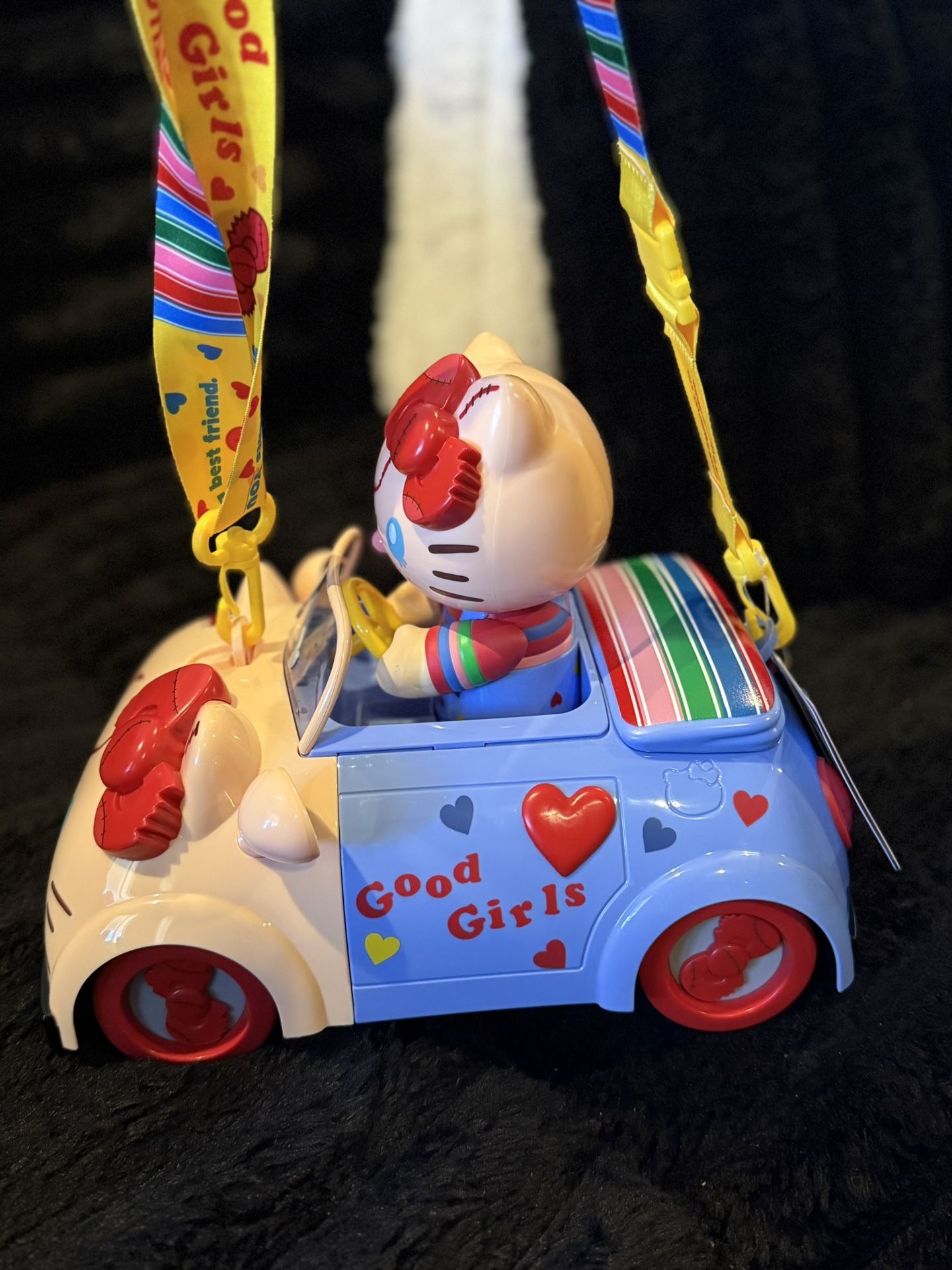 NWT HELLO KITTY CHUCKY POPCORN BUCKET (UNIVERSAL STUDIOS HALLOWEEN HORROR NIGHTS)