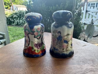 Vintage Japanese Porcelain Salt & Pepper Shakers – Hand Painted Cobalt Blue