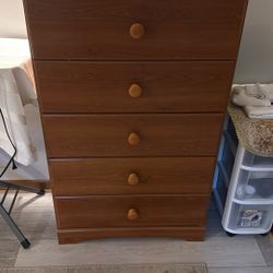 Bedroom Set , Full Bed With Chest Andbwindow Treatment 