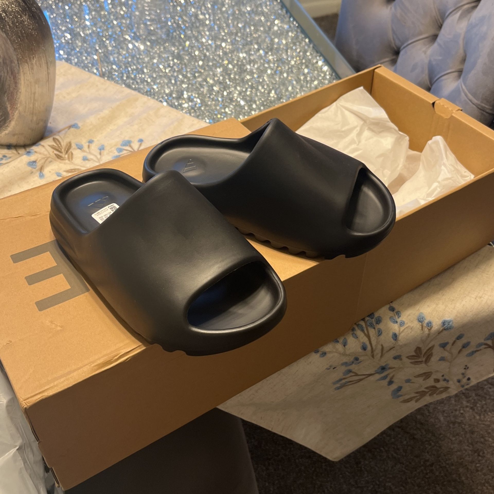 Yeezy Slides 5.5y US