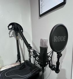 RØDE NT1 Signature Series, RØDE mic stand,Alcrton pf8 mic shield