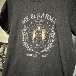 Taylor Swift T-shirt  Medium