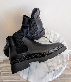 NEW💥 STEVE MADDEN BOOTIES sz. 6