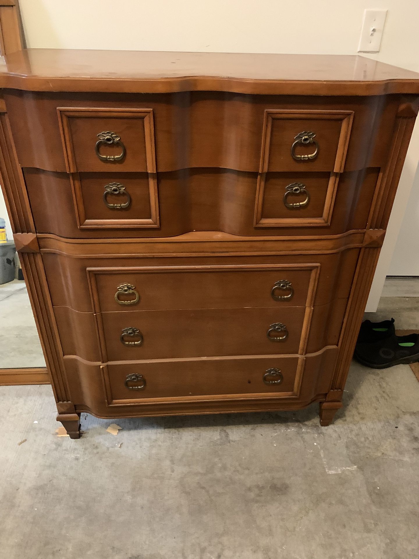 Vintage 39 Wide 46 Tall 21 Wide