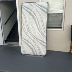   Mattresses: twin, full , queen regular ,  Colchon Nuevo Colchones plush or pillow top available cama bed mattress 