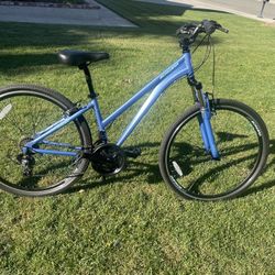 Schwinn Trailway 700cc/28” Hybrid Bike Blue