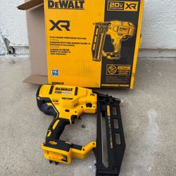 DEWALT 20V MAX XR 16-Gauge Lithium-Ion Cordless Finish Nailer (Tool Only)