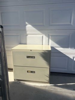 2-Drawer Filing Cabinet!