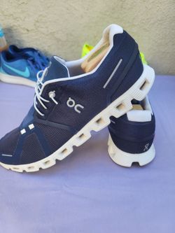 On Cloud Running Sneakers Navy Blue size 12.5