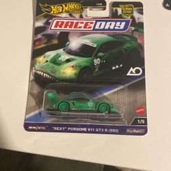 (brand New) Porsche 911 GT3 R Race day Collection 