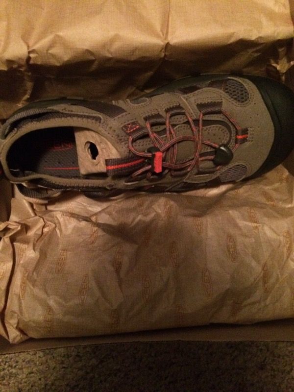 Keen shoes size 9