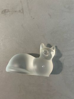 Vintage Handmade Lenox Frosted Art Glass Reclining/Resting Kitty Cat Figurine 1993