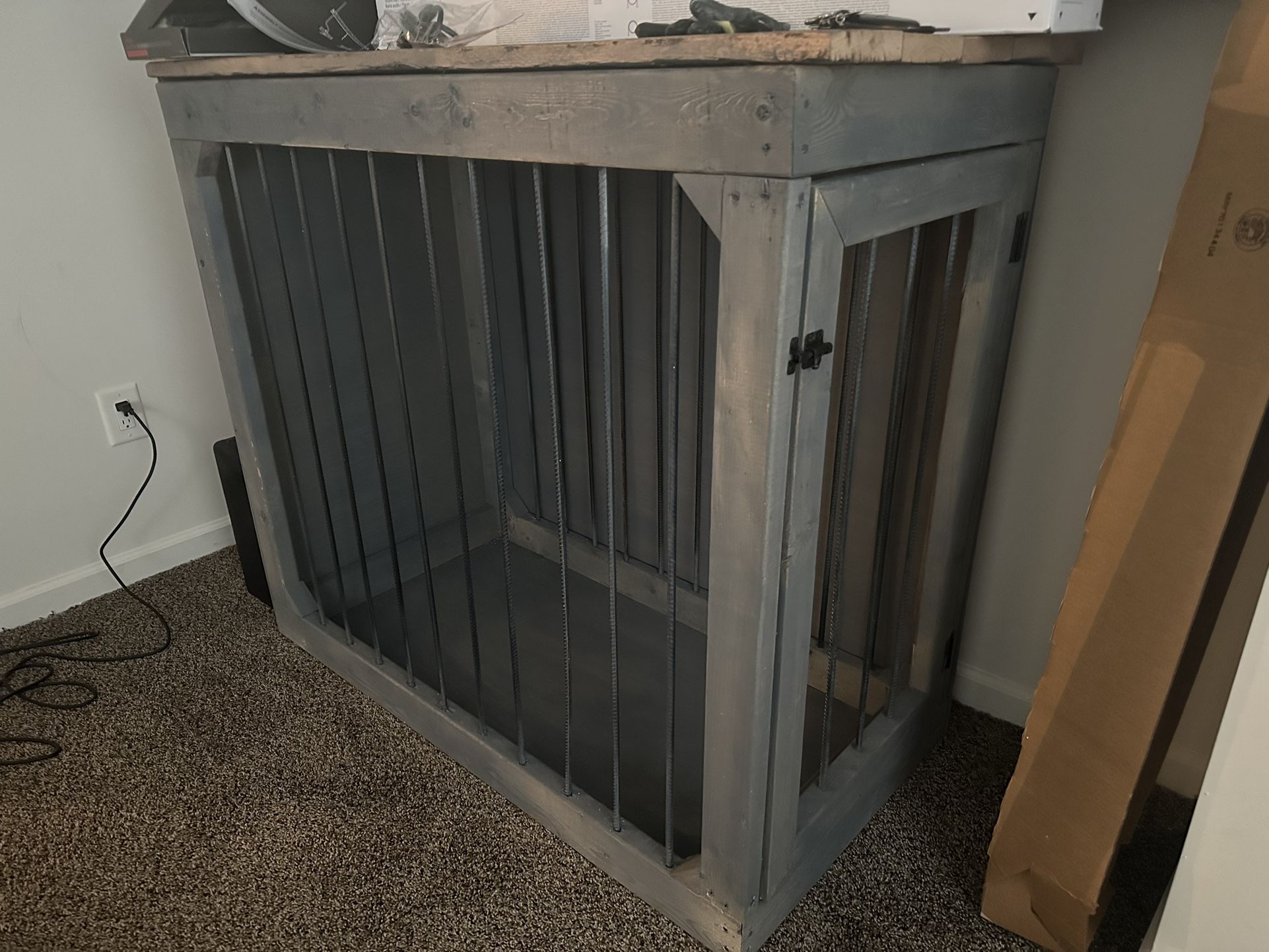 Dog crate 