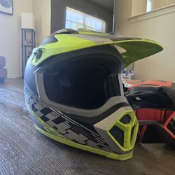 Bell Dirt Bike Helmet Size L