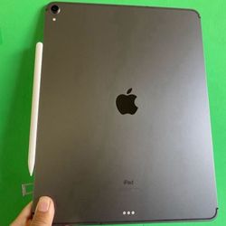Apple IPad Pro 12.9” 3rd Generation (Face ID/Liquid Retina Display) 256GB WiFi + cellular (Unlocked) with keyboard, Pen & Accessories