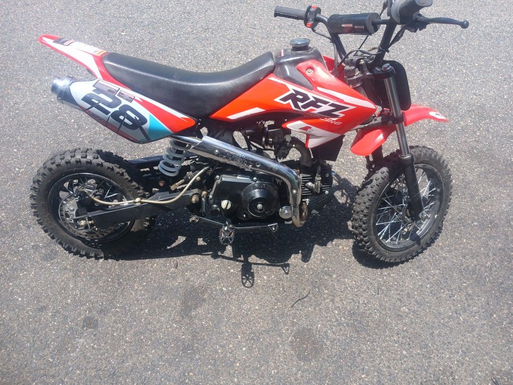 110cc Fully Automatic Dirt Bike Like New