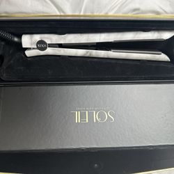 BRAND NEW STRAIGHTENER 