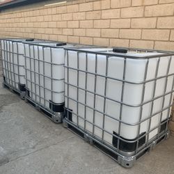 250 Gallon Water Totes / Tanks