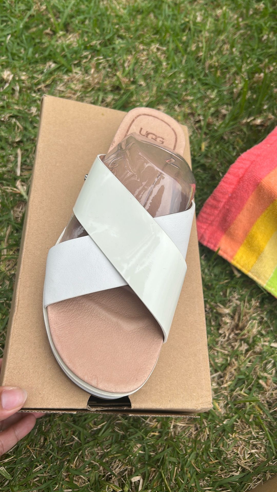 UGG SANDALS