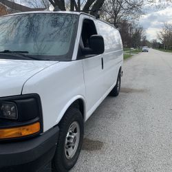 2017 GMC Savana 2500