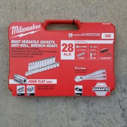 Milwaukee 28 pcs SAE Socket Set