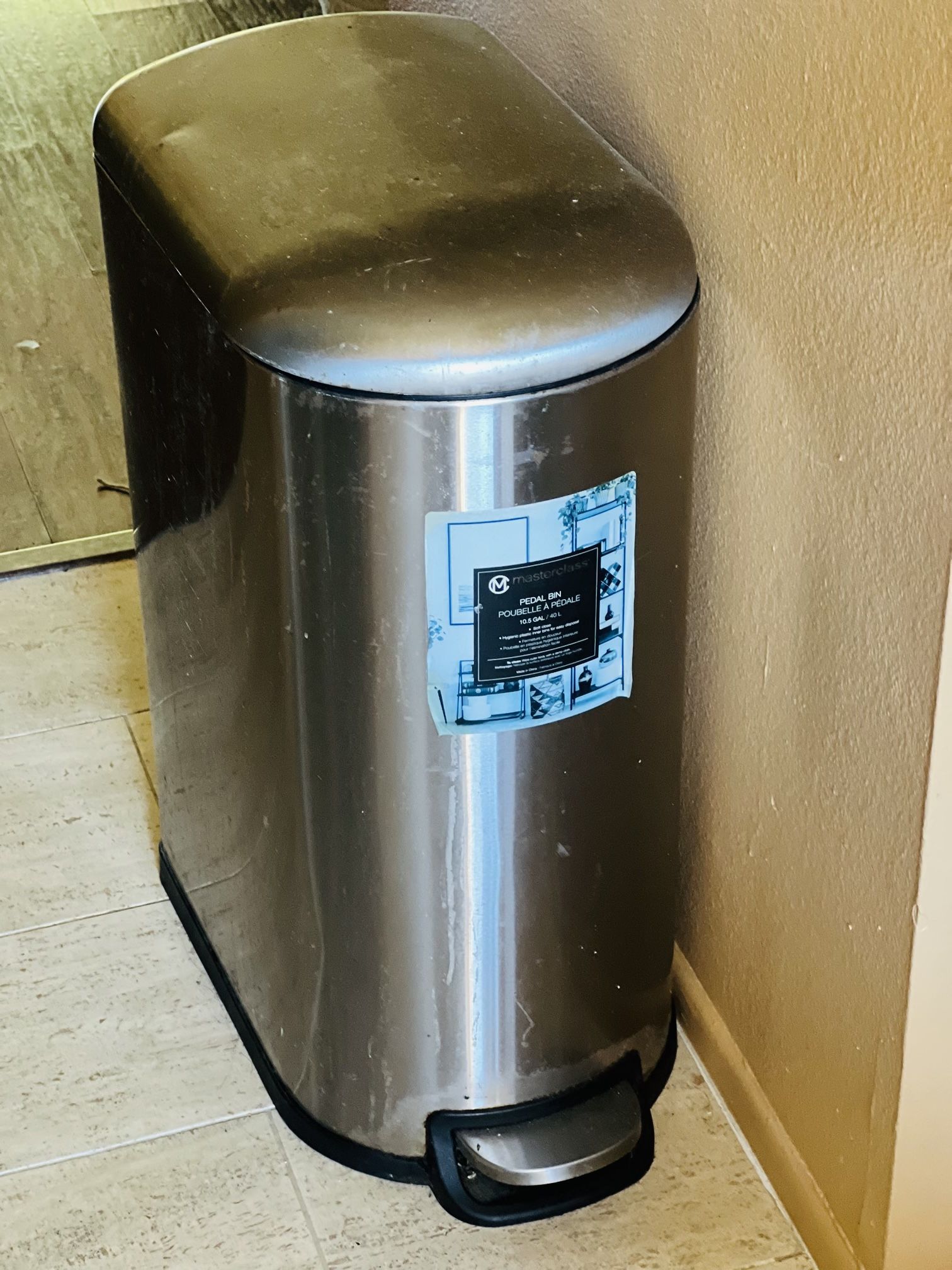 Trash Can for Sale in Irvine, CA OfferUp