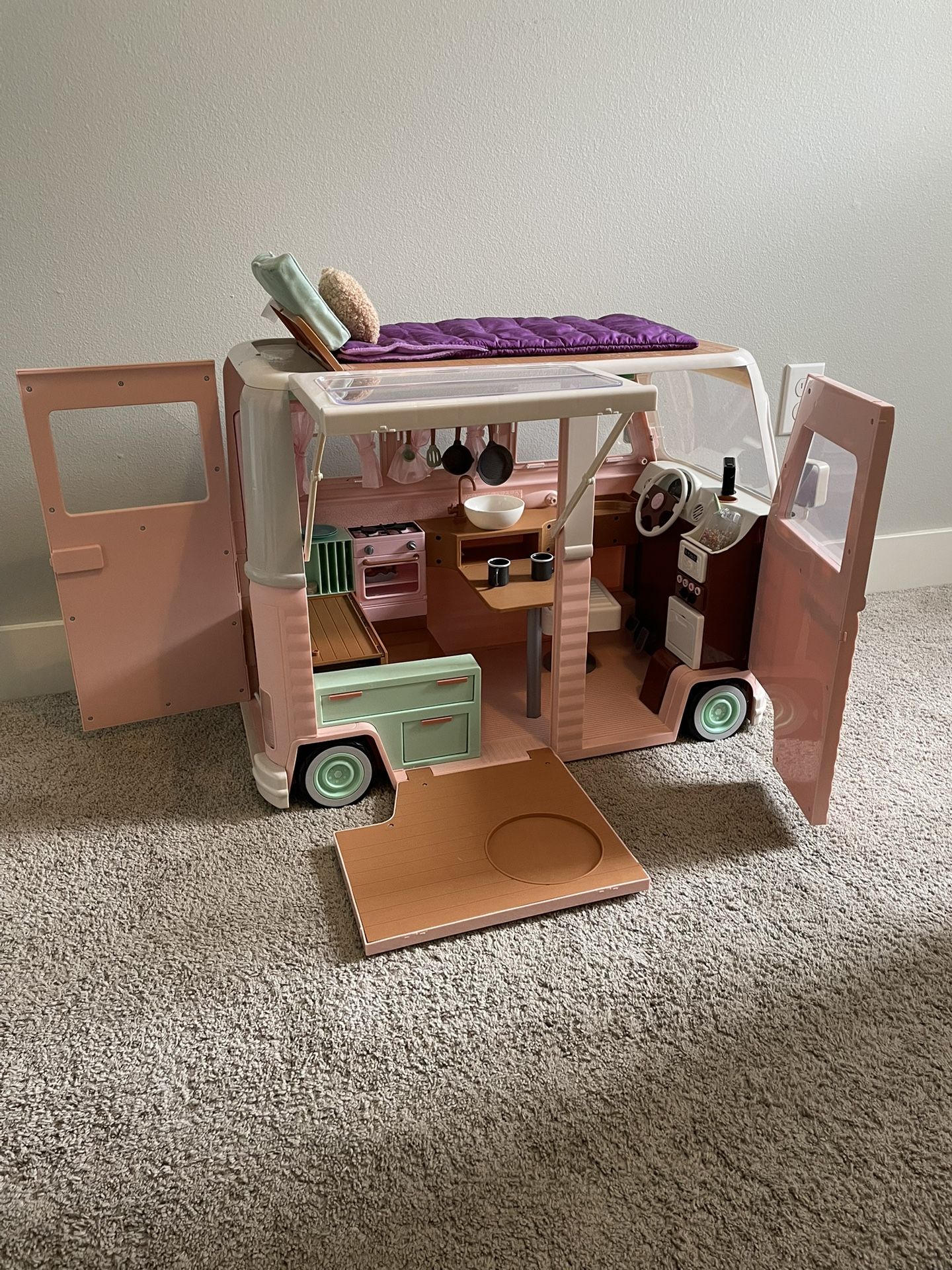 Doll RV Camper Vehicle (Our Generation)