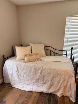 Metal Daybed with Trundle, Mattress, and Bedding - BEST OFFER!