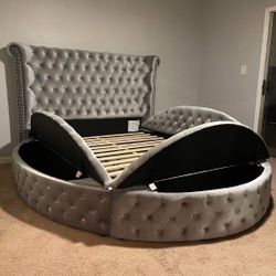 I’m Jon Green, Wayne’s Home Sales Representative🌟 Brigitte Circle Shaped Round Shaped Storage Bed Queen Size Bed, King Size Bed 