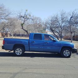 205 Dodge Dakota truck rebuilt egine