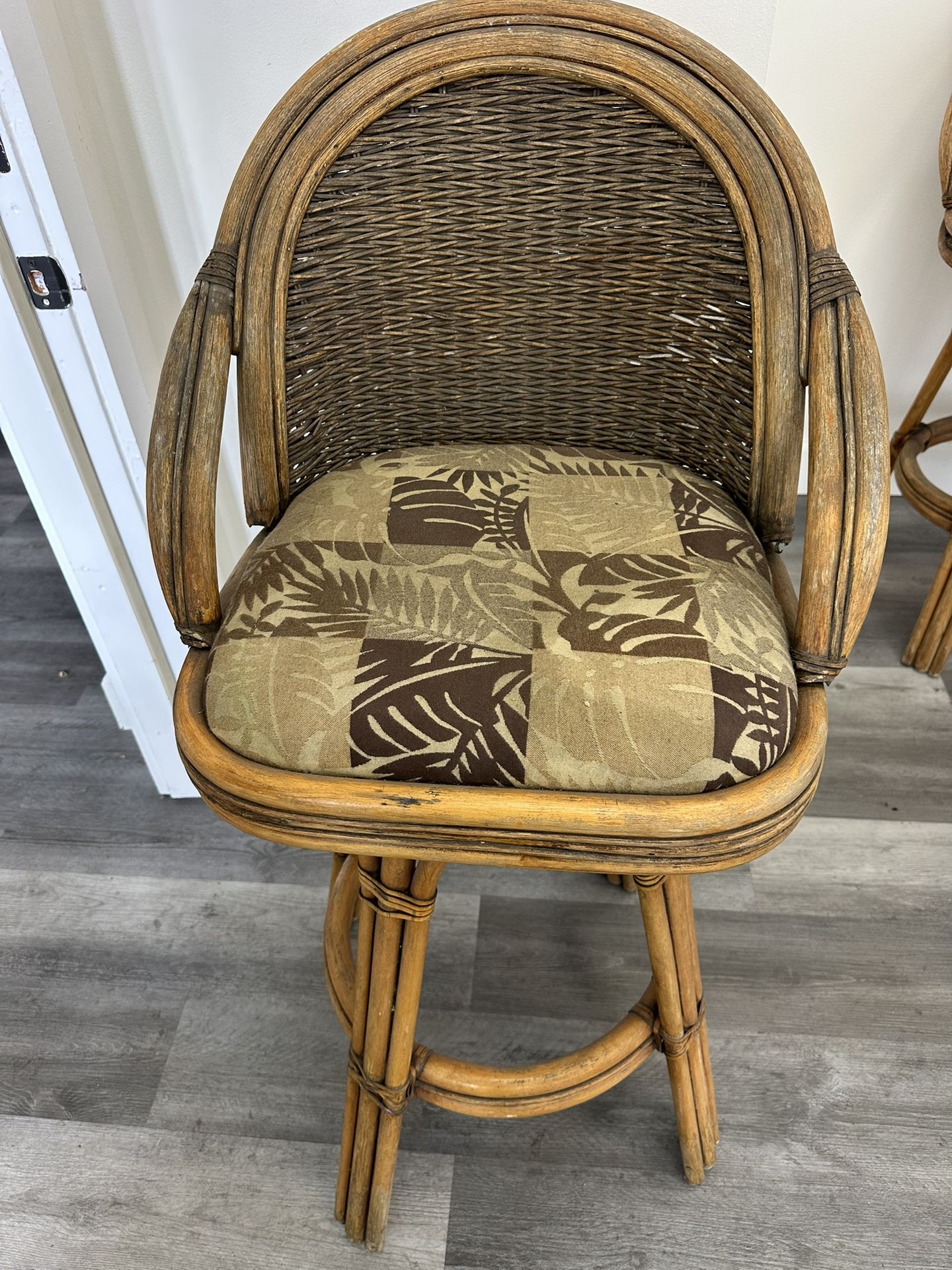 Set of 4 Tiki Bar stools 