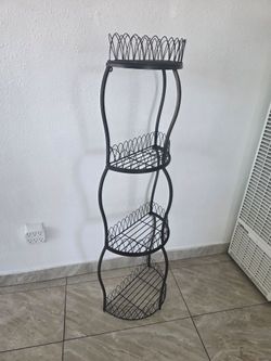 Black metal stand 4 tier display shelf