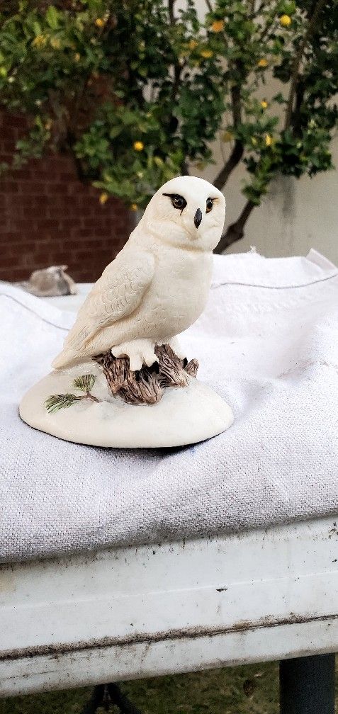 Charmstone Snowy Owl Figurine, Hand Painted Cold Cast Marble, Maru Art designs, White Owl Figurine, Earl Sherman Sculptor, 1980s, 3.75” Tall
