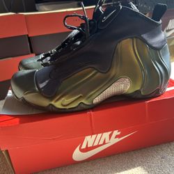 Air Flightposite Men’s Size 10 “ Metallic Gold”